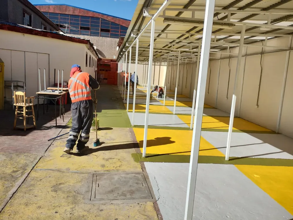 Recuperan Espacios en Mercado Central