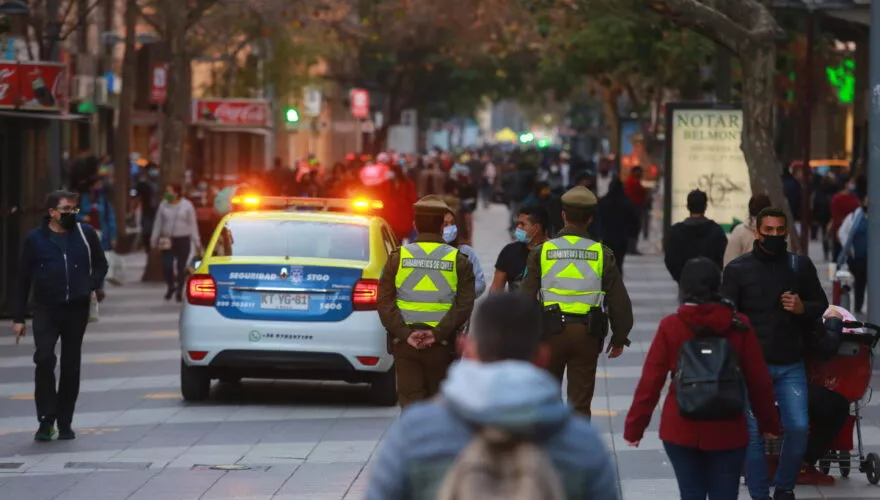 11-182918_uyht_Carabineros-Santiago-A1-880x500