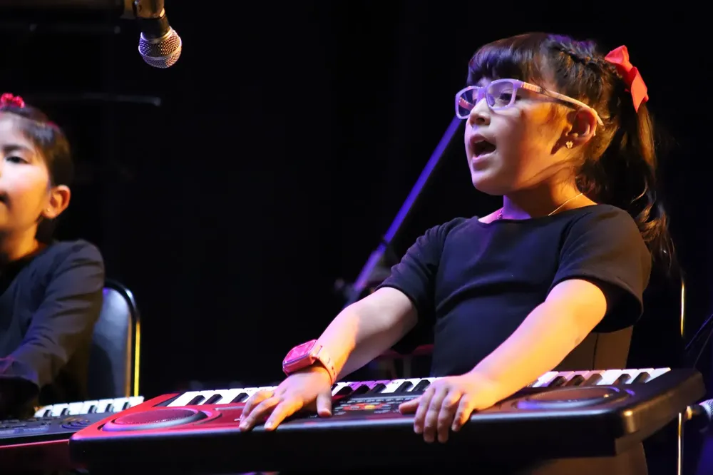 PEQUEÑOS ARTISTAS